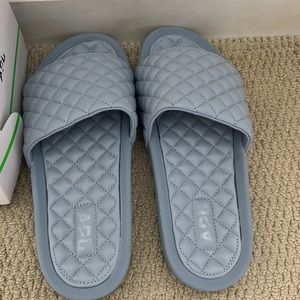 APL Lusso Slides